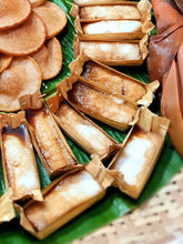 Load image into Gallery viewer, Tanoti Foods Catering : Kuih Perahu
